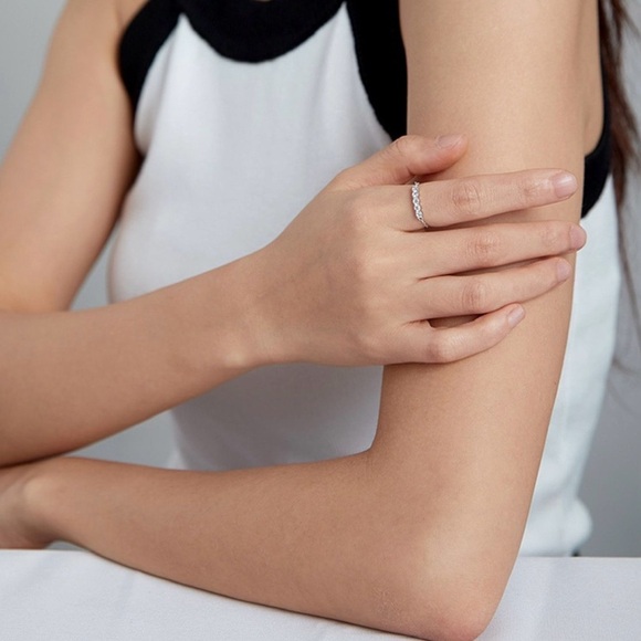 Silver Zircona Chain Ring Adjustable Ring Chain Link for Women SCR699 - Picture 7 of 7